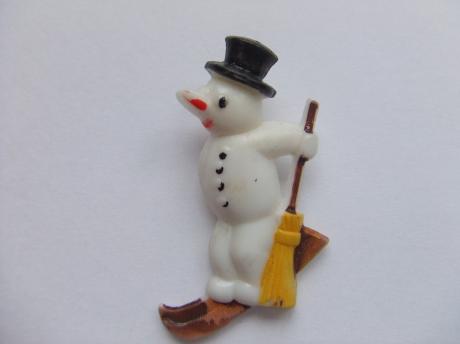 Souvenir speldje sneeuwpop